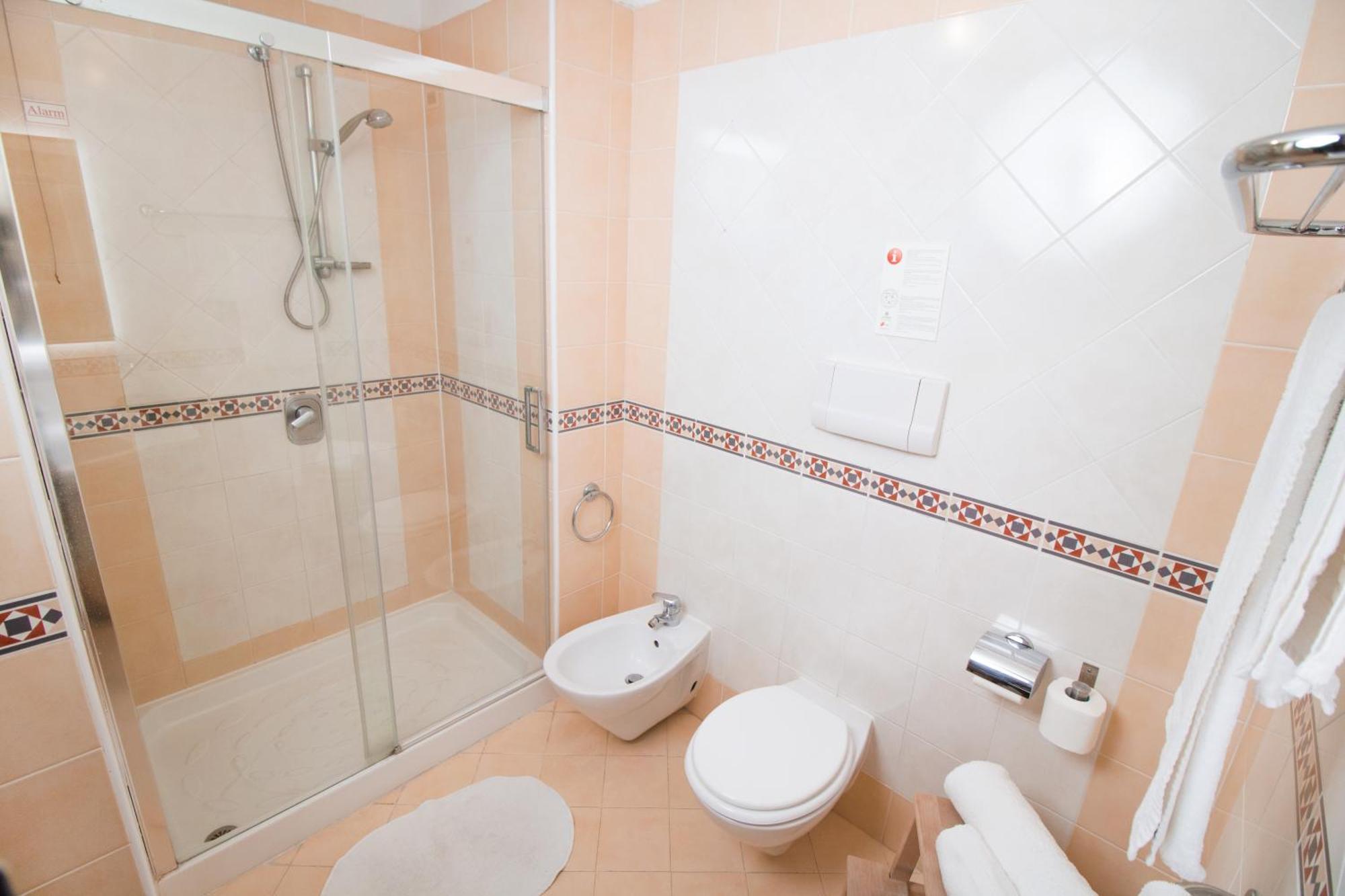 Economy Double or Twin Room with Balcony Internal View,1227014630:JPEG