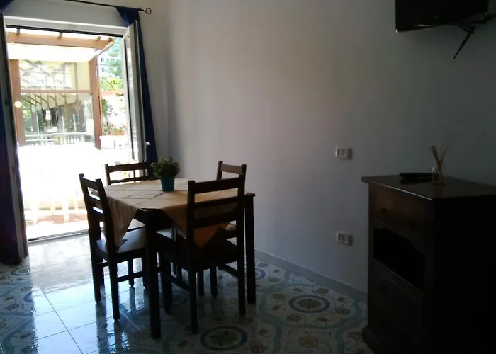 Self Catering: Sorrento Town Suites